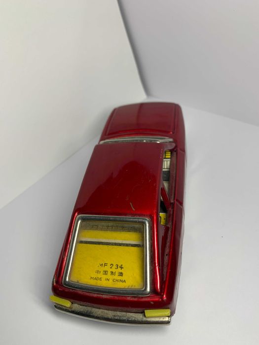 Masina Hatchback frictiune MF 234 China vintage jucarie joc comunism