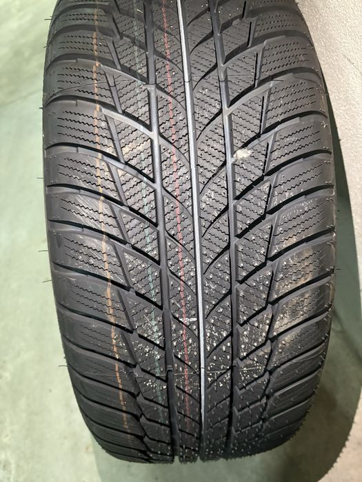 Зимни гуми 225/50/18 нови