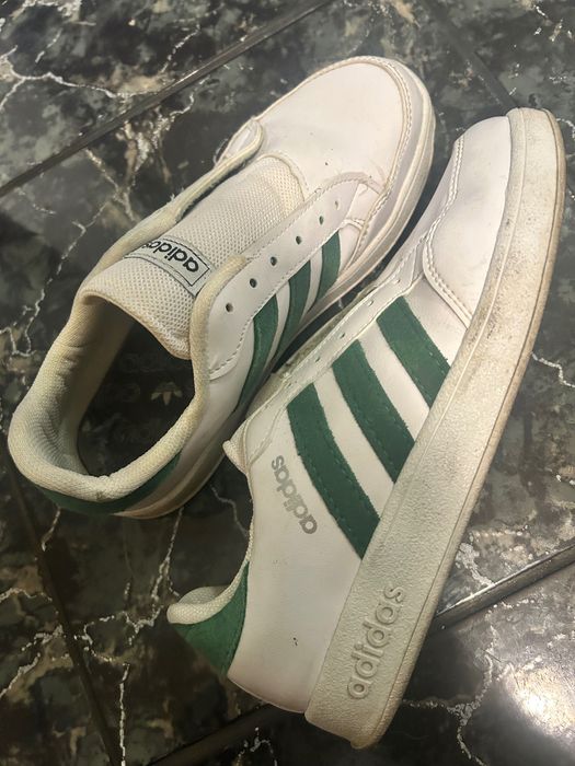 ПРОДАВАМ! Дамски маратонки adidas