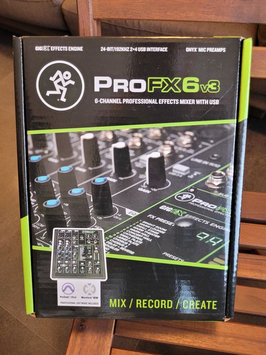 Миксер Mackie ProFX6v3