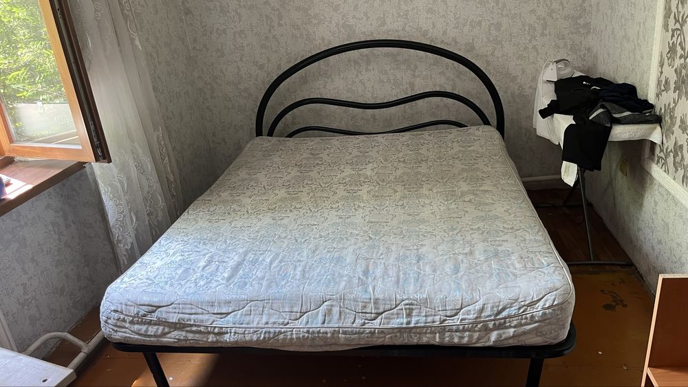 Продам духспальную кровать