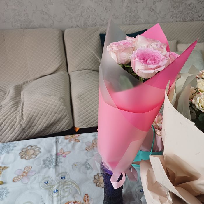 Букет роз б/у 9шт