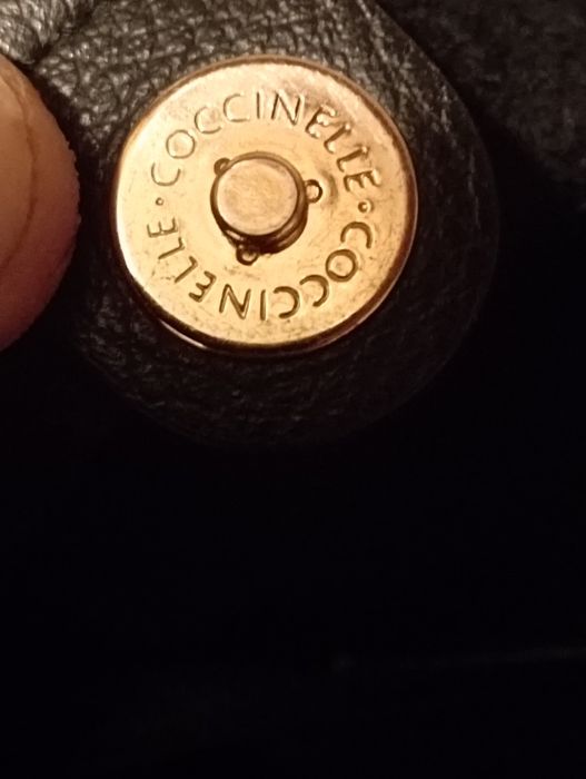 Vând poșetă coccinelle de piele