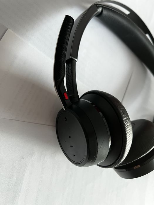 Слушалки Plantronics Voyager Focus 2