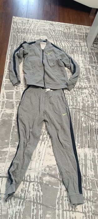 Екип на Nike размер С