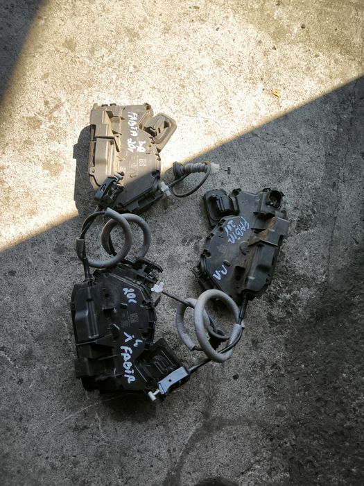 Брава за врата за Skoda Fabia III