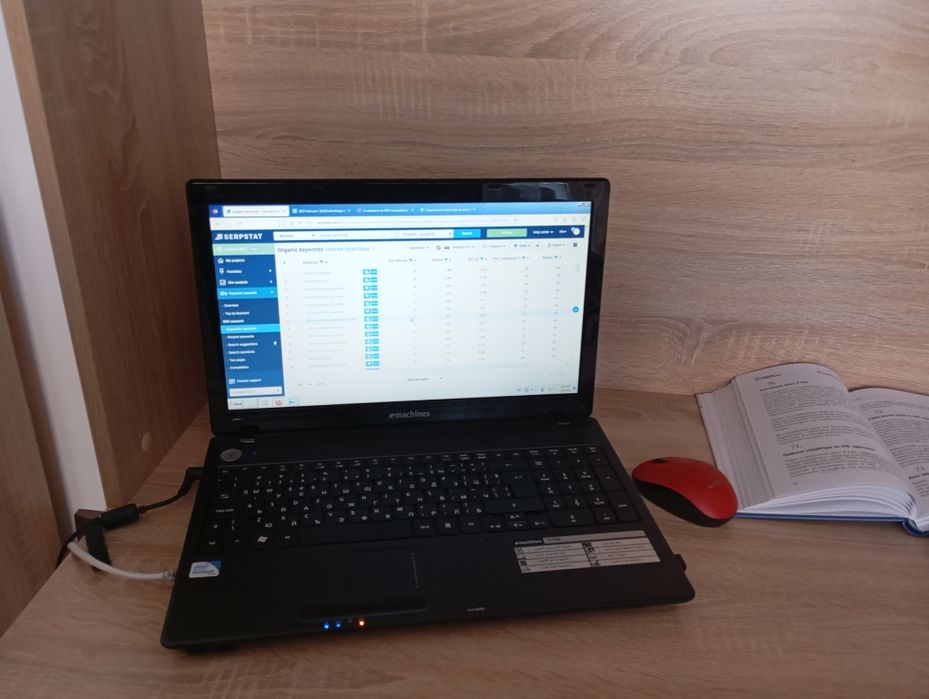 ACER eMachines E732 с Windows 7