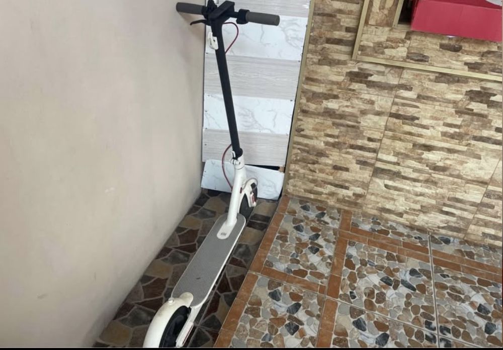 Vand trotineta electrica xiomi are pana dar merge foarge bine
