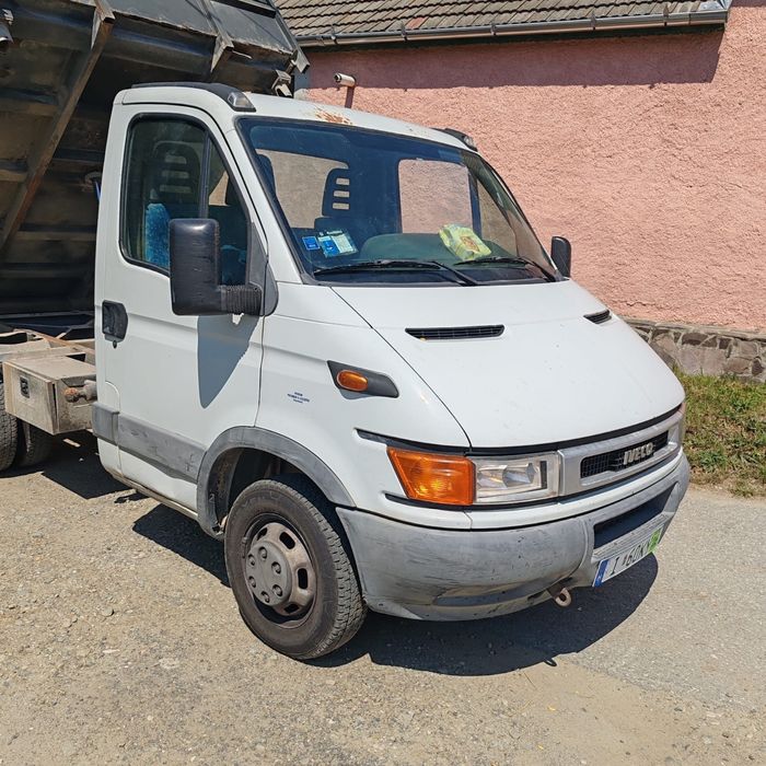 Iveco daily basculabil pe 3 parti pe cutie cauciucuri noi adus recent din italia