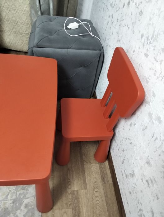 Детский столик со стульчиком