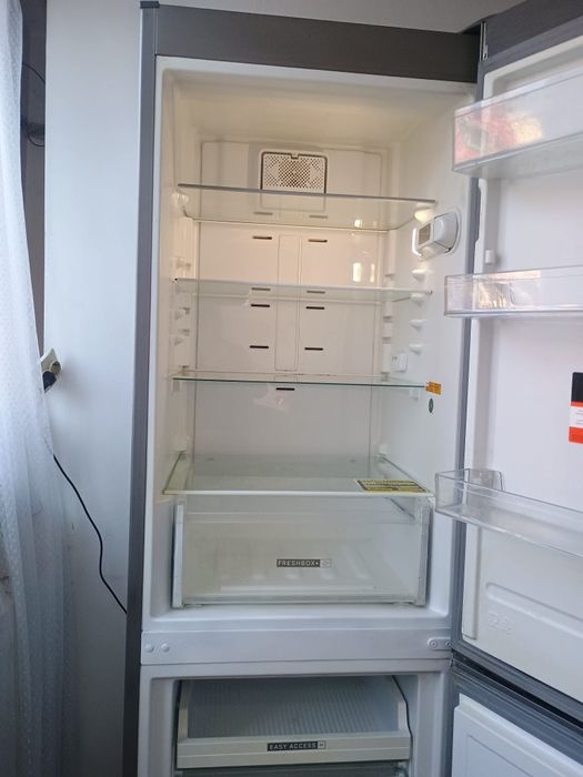 Vând combina frigorifica