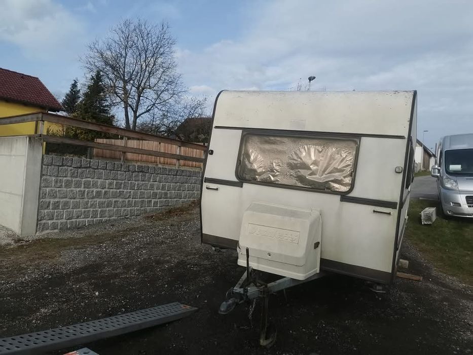 Vând rulotă în stare bună lungime 5,80 m