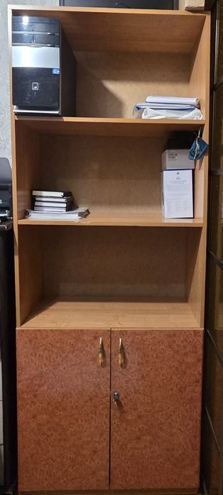 Шкаф с нижним отсеком