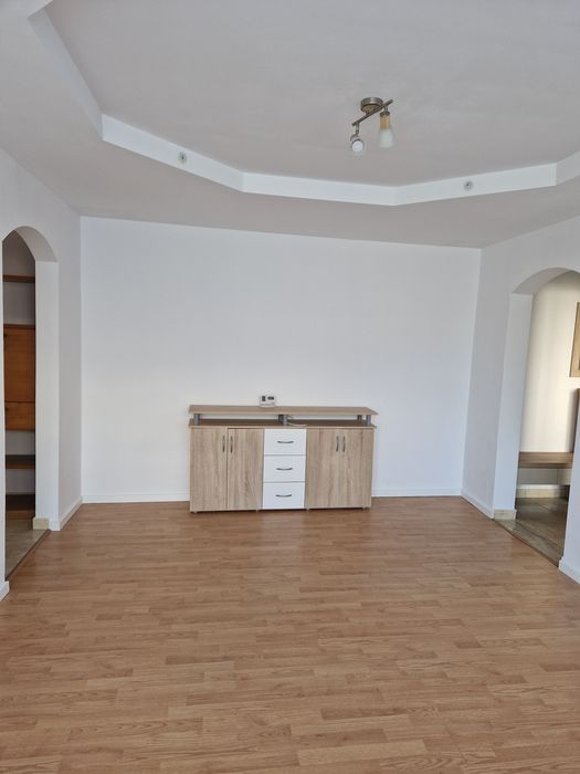 Apartament de închiriat