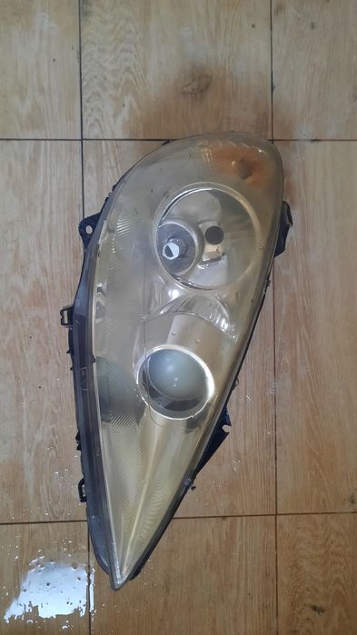 Peugeot 807 - оригинален фар с лупа