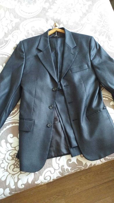 Продам костюм мужской