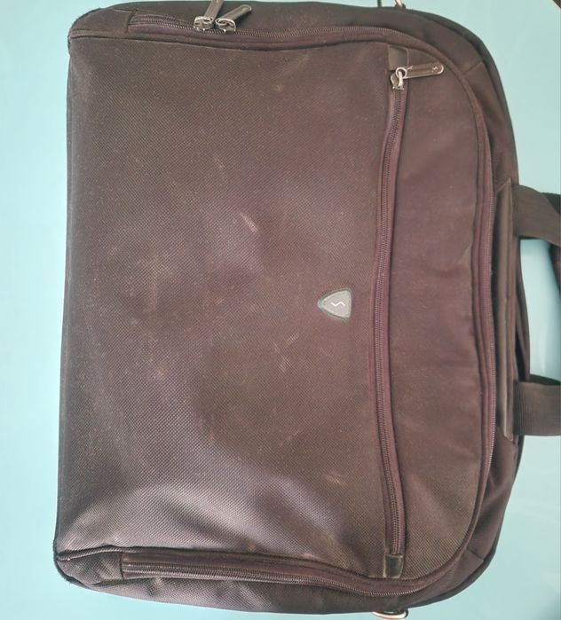 Азус ноутбугі істеп тұр