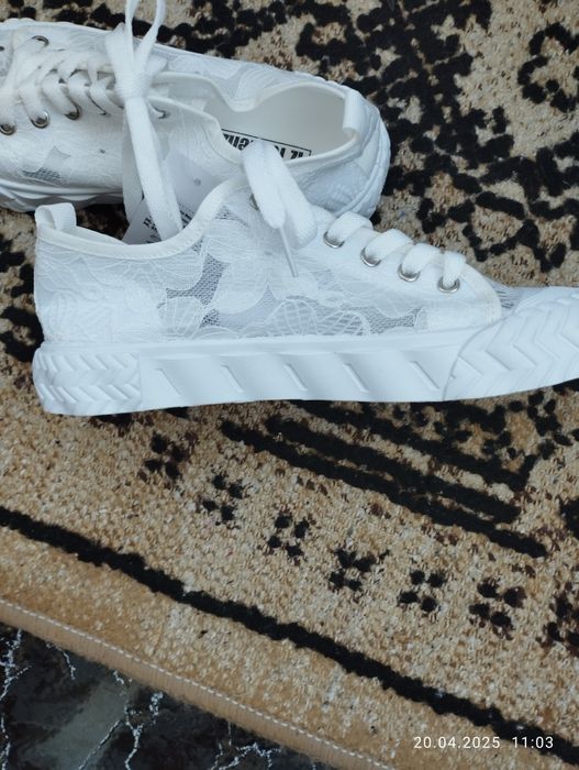 нови дамски обувки с мрежа