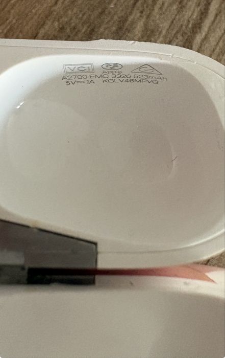 Apple AirPods Pro – оригинални (едната не работи)