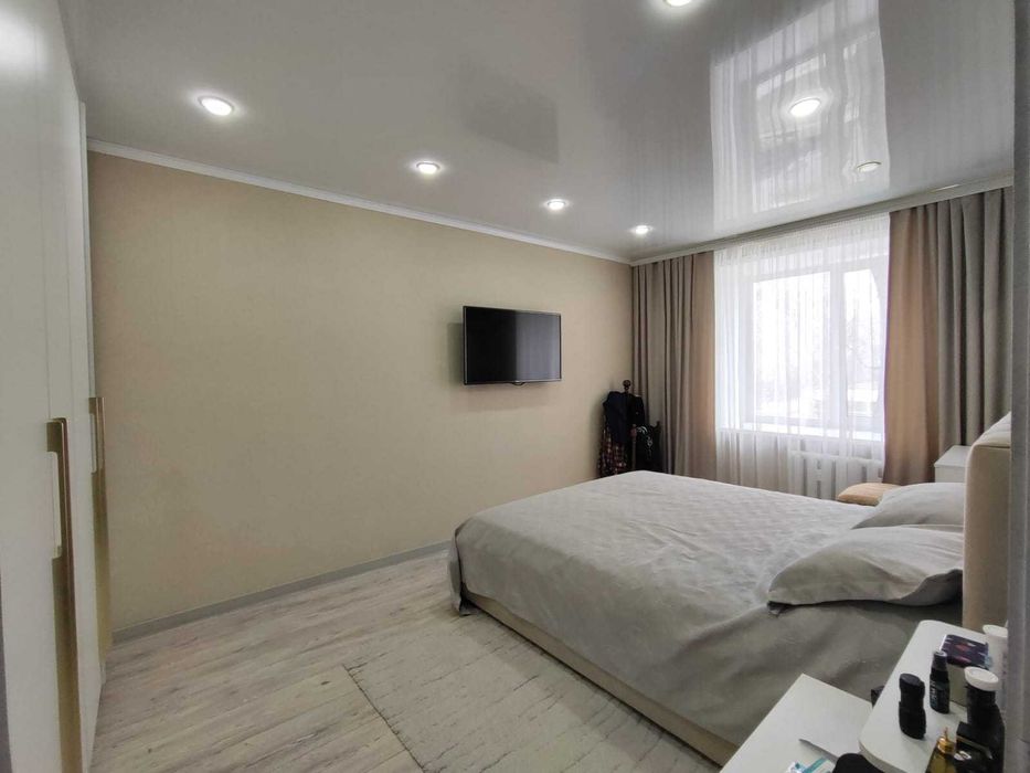 3 комн квартира, район СКГУ