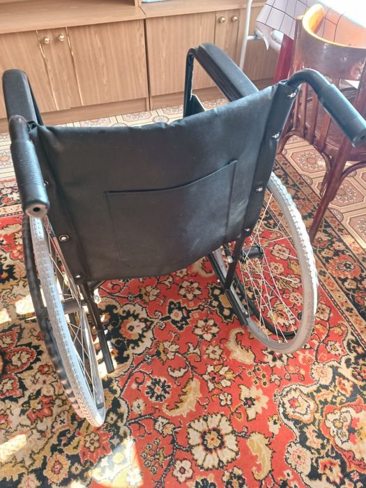 Инвалидное кресло