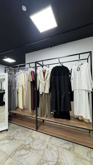 Продам стойки (рейлы) для магазина одежды