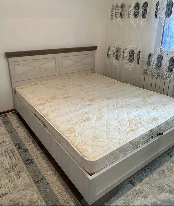 Продам спальный гарнитур в отличном состоянии