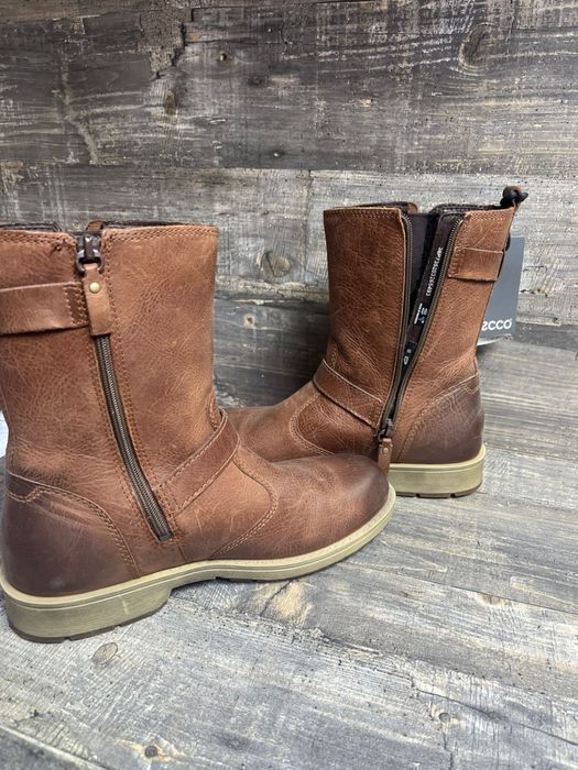 Срочно! Продаются новые ботинки ecco!