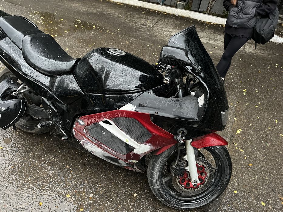 Продам мотоцикл сузуки рф400