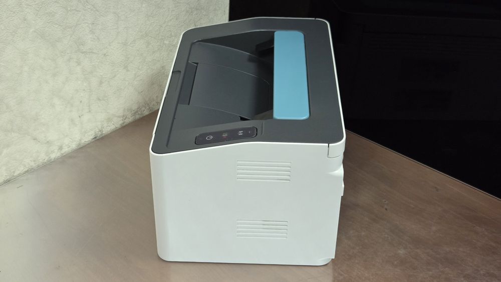 Продаю черно-белый лазерный принтер HP Laser 107r