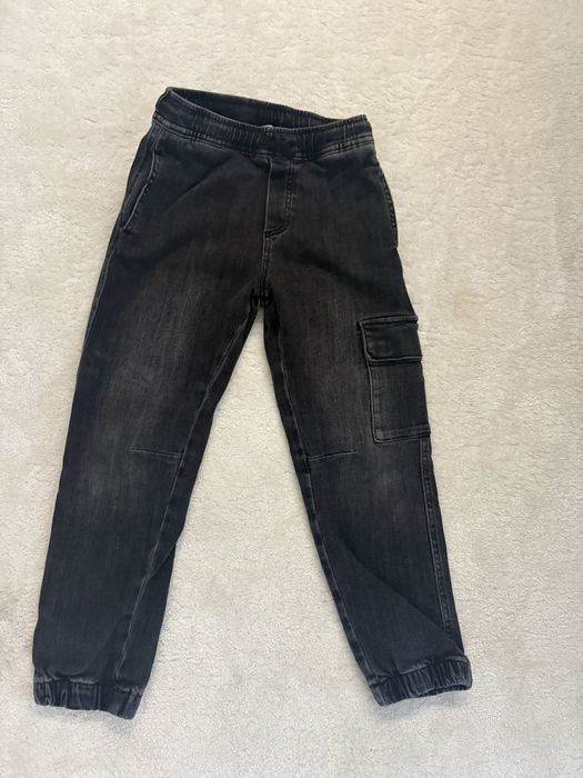 Разпродажба на детски дрехи с размери от 92см до 128см  на марките Guess, Ck, Burberry, Mayoral, Zara   О