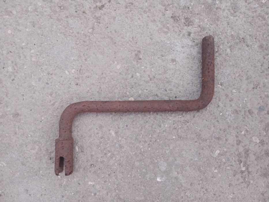 Manivelă veche de pornit motoare