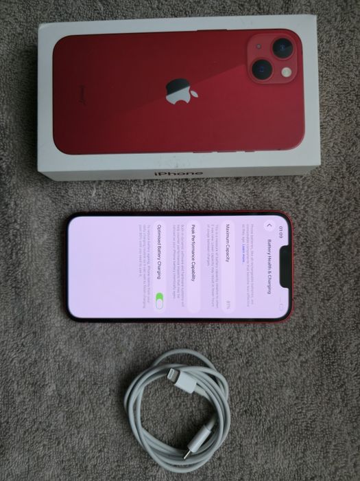 Iphone 13 81% baterie 9/10