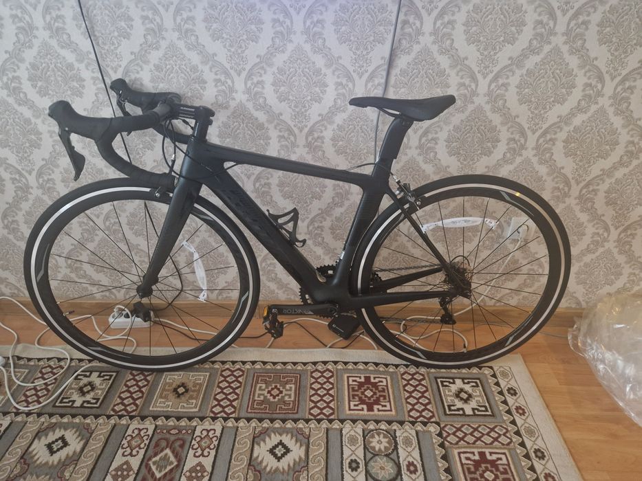 Шоссейный карбоновый велосипед