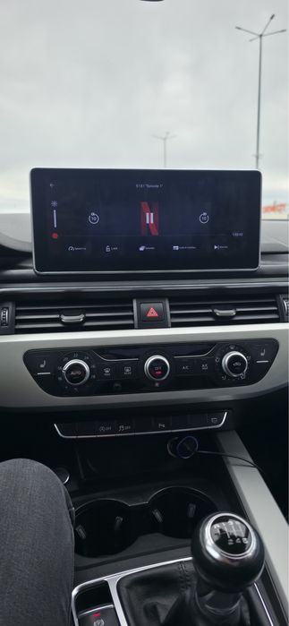 Display audi  in conditii bune