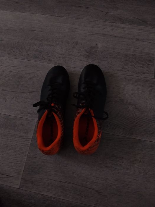 Продам бутсы 40 размер