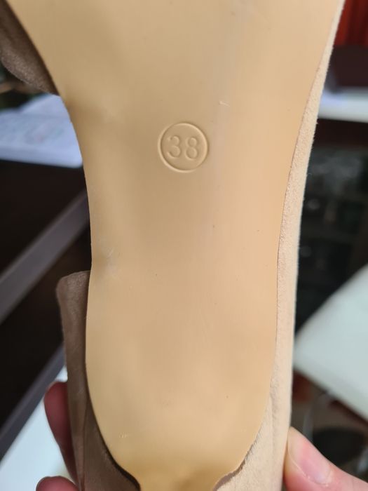 Pantofi cu toc marimea 38