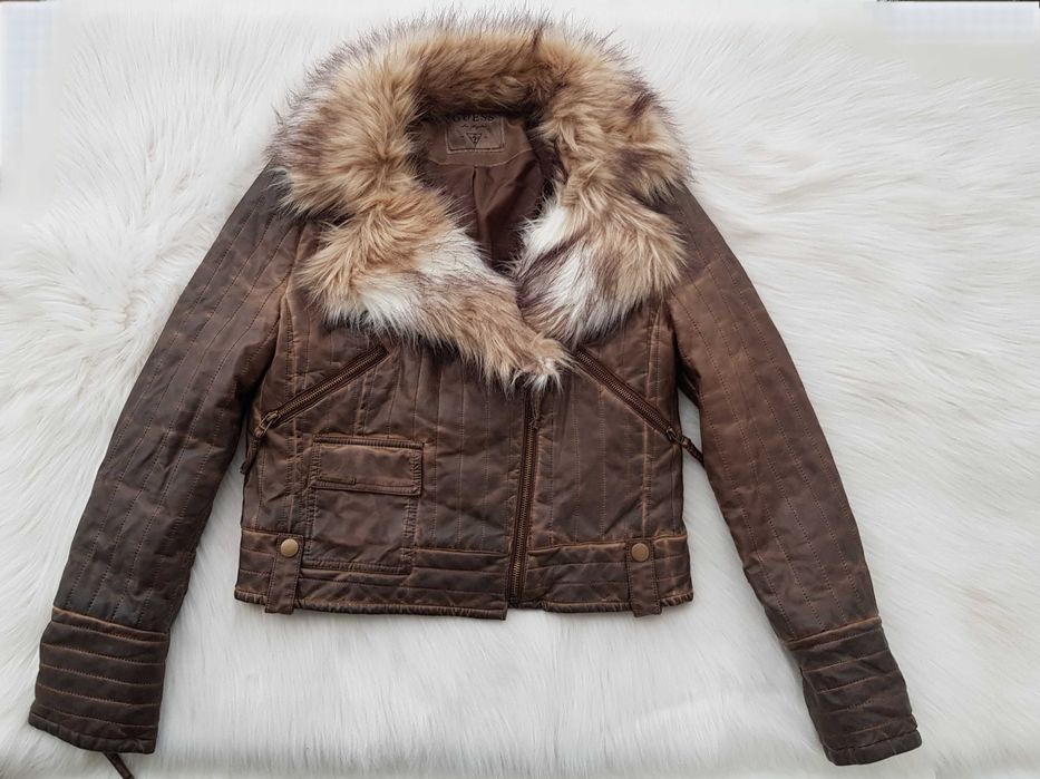 Кожено яке GUESS размер М със сваляща се яка