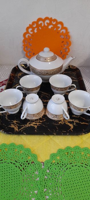 Продам чайник в наборе