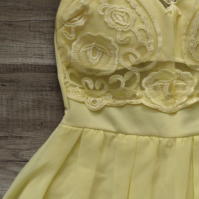 Официална жълта рокля