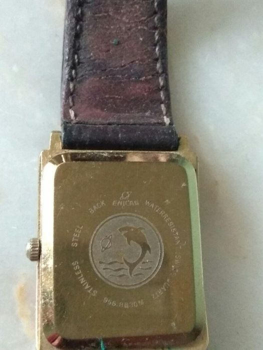 Часы швейцарские, позолоченные.