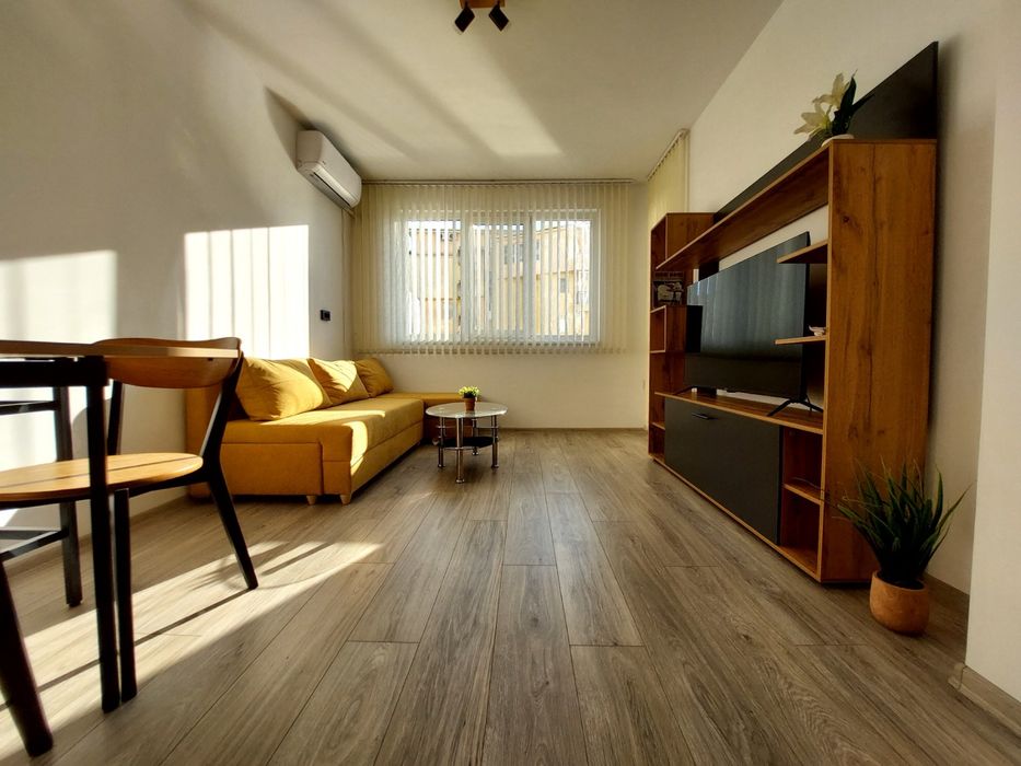 Дава се под наем Двустаен апартамент в Велико Търново, Колю Фичето - 50 кв.м за 331.5 € - Снимка #1