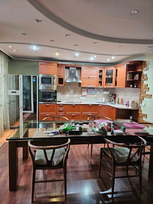 Продам 5 комнатную квартиру