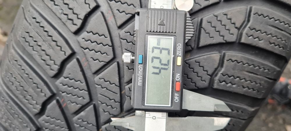 2 Anvelope Bridgestone 215 65 R17 M + S. Dot 2022