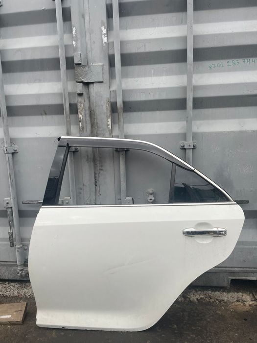 Двери на камри 50 комп.