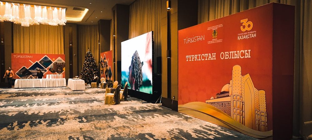 Наружная реклама ю,Экосолвентная печать баннер,оракал,сеточный оракал.