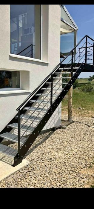 Scari zincate pe comanda