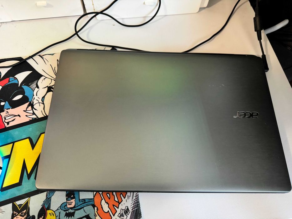 Acer Aspire E15 - i3-4030U, 12 GB RAM DDR3, GeForce 820M, 1 TB HDD