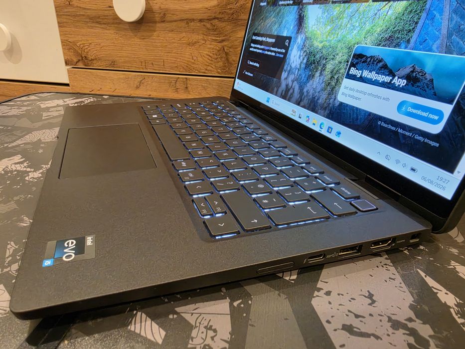Dell Latitude 7430 2in1 / i5-1245U / 16GB Ram / 256 SSD