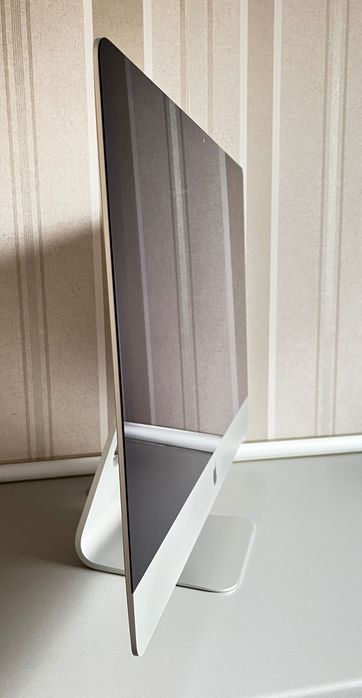 Apple iMac Retina 5K, 27-inch, Late 2014 в идеальном состоянии.